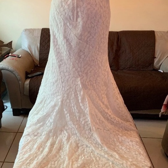 Wedding dress - Picture 8 of 8